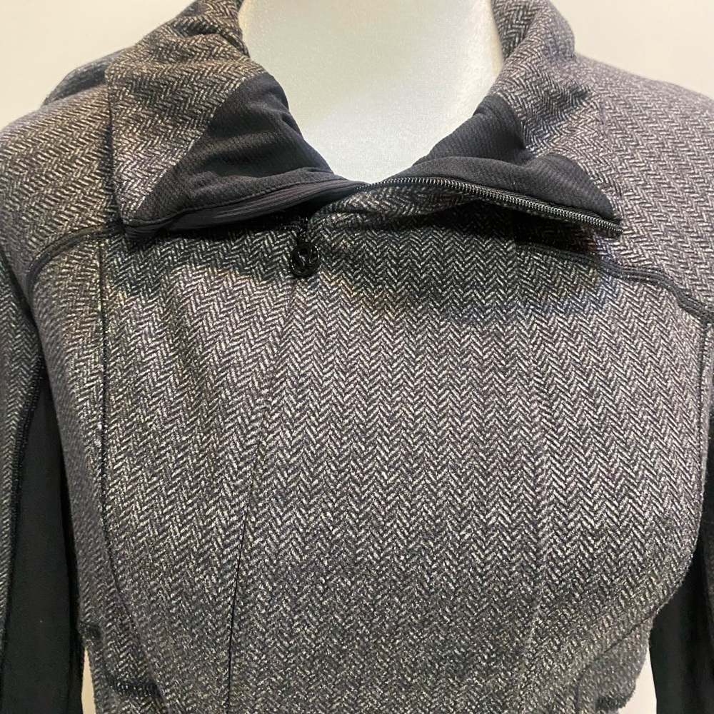Lululemon zip up jacket - Picture 2 of 8